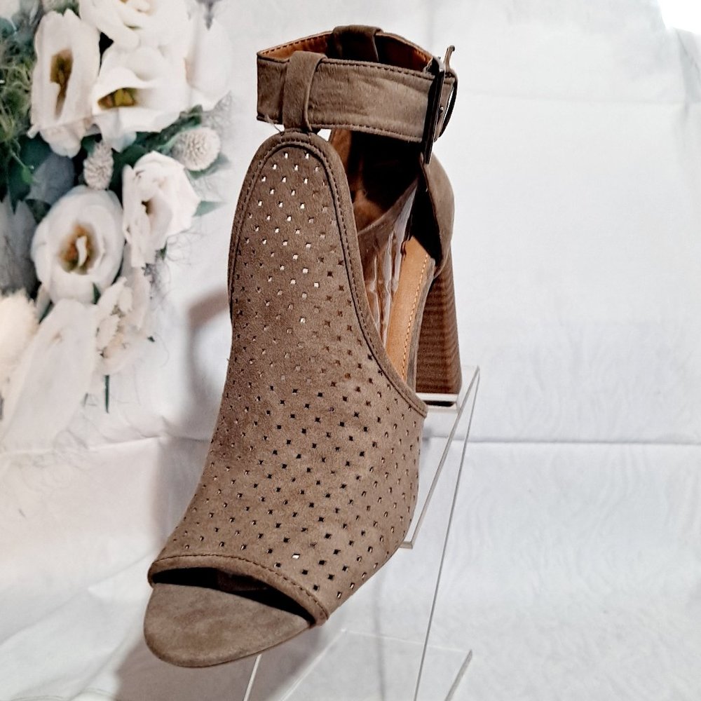 Universal Thread Microsuede Bootie Open Toe 10 - image 6